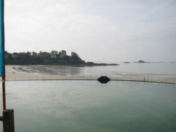 The swiiming pool at Dinard in 2007.