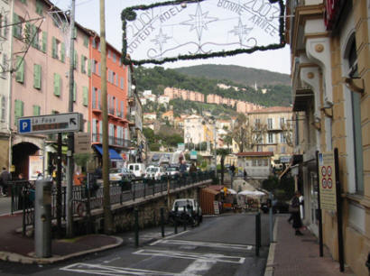 Central Grasse towards Bvd du Jeu de Ballon